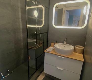 Saint-Martin-de-Crau Lit Et Petit-Déjeuner | Suite cosy indépendante avec extérieur