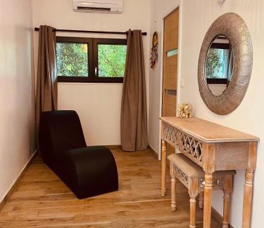 Petit Moisenay Appartement | Suite Cupidon- Domaine des trois châteaux