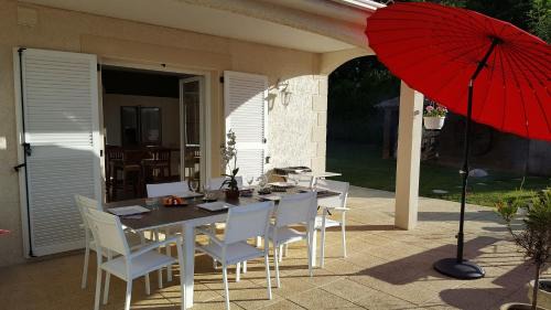 Laneuvelotte Lit Et Petit-Déjeuner | Suite dans villa provençale avec parking et piscine