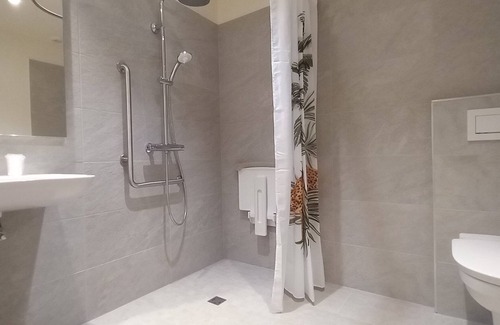 Michelbach Appartement | Suite Deluxe ( 2 chambres, 2 sdb, salle à manger, cuisine équipée, terrasse)