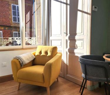 Charleville-Mezieres Appartement | Suite Delvincourt - Rue Calme dans centre - Parking gratuit à proximité