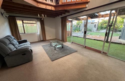 Parow North Appartement | Suite Dreams Gorgeous Garden Holiday Home