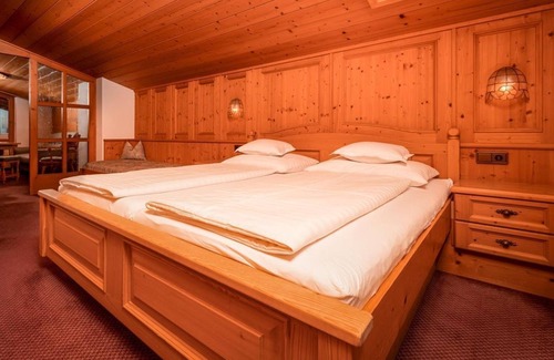 Obsteig Lit Et Petit-Déjeuner | Suite "Nid d'Aigle" f. 2-5 pers. - Pension Alpenhof - Pension de bien-être
