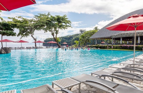 Arue Appartement | Tahiti Arue Suite F2 bord de mer accès offerts piscine spa salle de sport