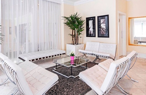 Reboucas Maison | Suite Family by ¼ UmQuarto 12-PR.