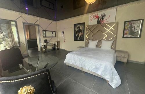 Charavines Hôtel | Suite Hollywood by les spa de venus