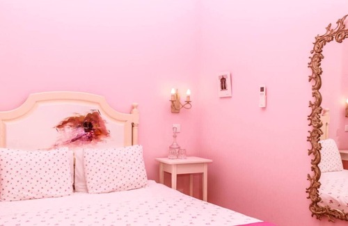 Loule Lit Et Petit-Déjeuner | Suite à la ferme avec piscine à Salir, par iZiBookings