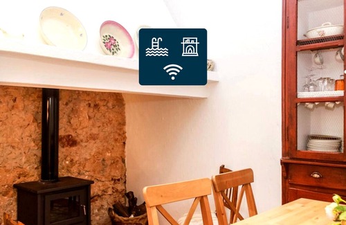 Loule Lit Et Petit-Déjeuner | Suite à la ferme avec piscine à Salir, par iZiBookings