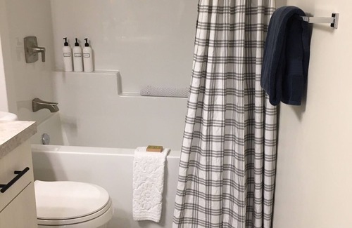 BX Autre | Suite in the country. 90 day minimum stay.