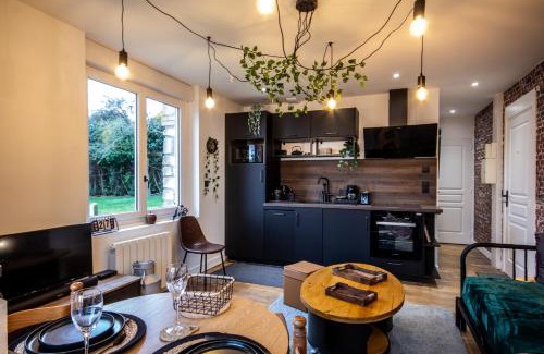 Orbec Appartement | SUITE INDUS - JARDIN, NETFLIX et PARKING - Le Manoir aux Pommes