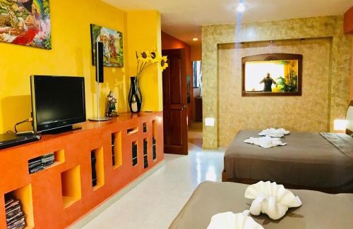 Playacar Lit Et Petit-Déjeuner | Suite Jacuzzi Room in Stunning Villa Playacar Ii
