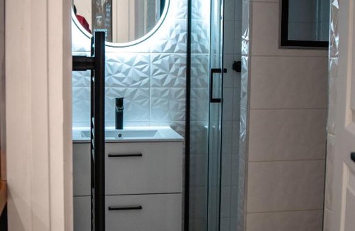 Lisieux Lit Et Petit-Déjeuner | Suite KING Size SAUNA JACUZZI