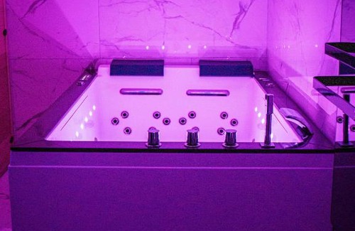 Lisieux Lit Et Petit-Déjeuner | Suite KING Size SAUNA JACUZZI