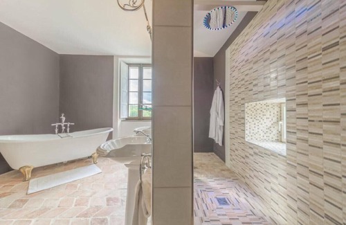 Jongieux Lit Et Petit-Déjeuner | Suite LA CHARDONNAY - Château de la Mar