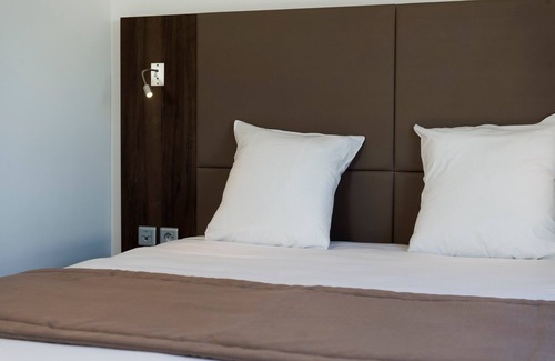 Dijon Hôtel | Suite Moderne 100m du Centre|Wifi + Salon Privé