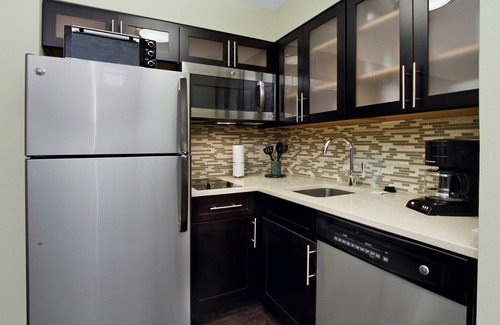 McLean Copropriété | Suite Near DC | Free Breakfast + On-Site Fitness Center | Great for Business Travelers!
