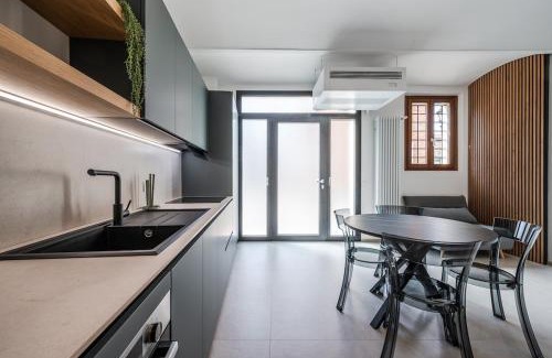 Formigine Appartement | Suite on canvas near the city of Ferrari