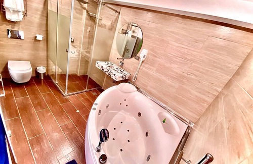 Chancay Maison | Suite Con Jacuzzi y Balcón by BlueThree Hotel 3✨️ a 7 min de la Plaza de Chancay
