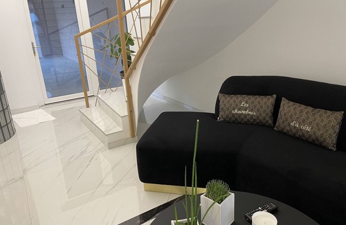 Roye Lit Et Petit-Déjeuner | Suite Pleine Lune luxe sérénité, jacuzzi extérieur-douche cascade-baignoire ilot