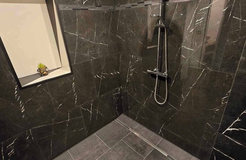 Flemalle Appartement | Suite Pour Amoureux Avec Jacuzzi Pour une Nuit Unique Hors du Quotidien