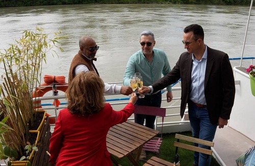 Avignon Location De Bateaux | Péniche Spa Le Makara Chambre 2