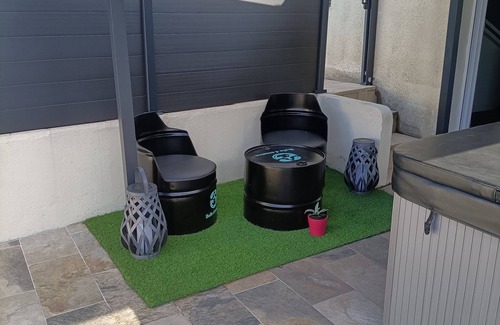 Trebes Lit Et Petit-Déjeuner | Suite privative avec jaccuzi Billard et terrasse a 10 min de Cité de Carcassonne