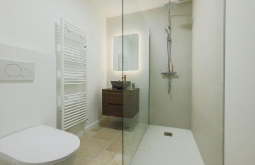 Le Bernard Appartement | Suite raffinée climatisée avec piscine, proche mer
