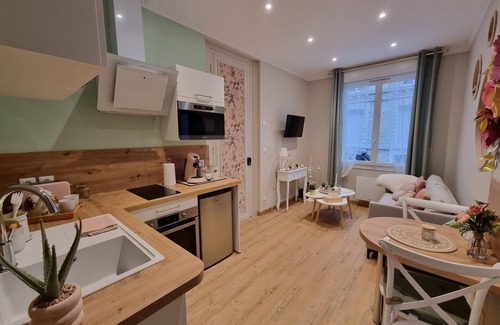 Calais Appartement | Suite Romantique à 5 mn de la Plage " la Bulle Romantique "