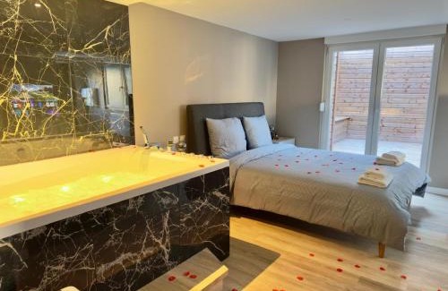 Cuincy Appartement | Suite Romantique - Balneo Privé - Parking