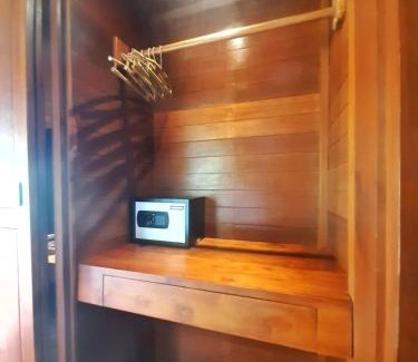 Peliatan Cabine | Suite Room with AC ,surrounded by ricefield By iLys Collection