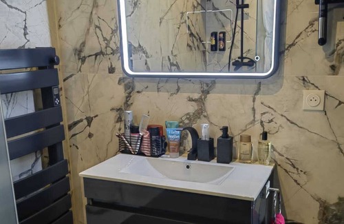 Saint-Sauveur Lit Et Petit-Déjeuner | suite ROYAL ROOM by playroom, appartement et spa totalement privatifs