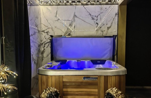 Saint-Sauveur Lit Et Petit-Déjeuner | suite ROYAL ROOM by playroom, appartement et spa totalement privatifs