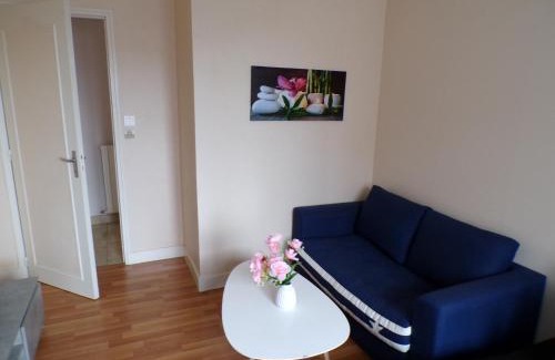 Montmorillon Appartement | Suite Royale dans Vôtre maisonnette indépendante avec terrasse Privée !