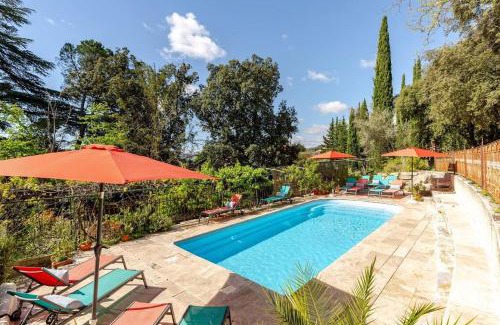 Nyons Lit Et Petit-Déjeuner | Suite Royale- SPA - Jacuzzi - Sauna - Massage - 2 Double Rooms - 4 SAISONS - Piscine Chauffée Toute l'année - POOL VIEW - Heated POOL -800m City Centre