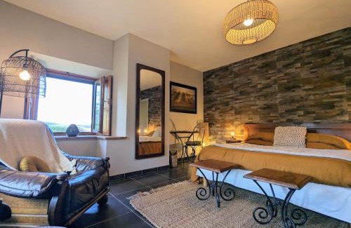 Saint-Privat-d'Allier Lit Et Petit-Déjeuner | Suite spacieuse avec bien-être, parking, wifi, à Saint-Privat-d'Allier - FR-1-582-491