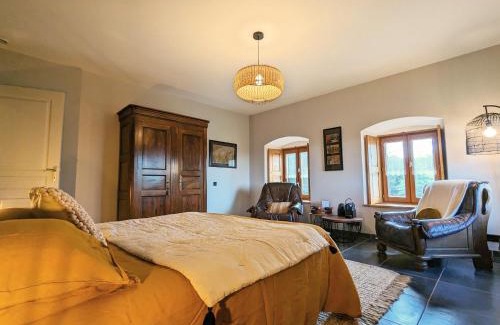 Saint-Privat-d'Allier Lit Et Petit-Déjeuner | Suite spacieuse avec bien-être, parking, wifi, à Saint-Privat-d'Allier - FR-1-582-491