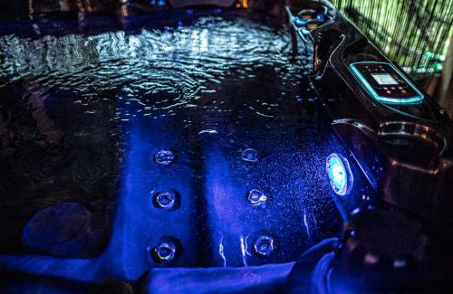 Pezarches Maison | Suite SPAtio - Jacuzzi Privé - 20min Disneyland PARIS