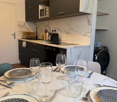 Cimetiere de l'Est Appartement | Suite T5 Rennes Gare - Parking privé gratuit