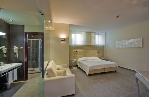 Frosinone Hôtel | Suite Testani