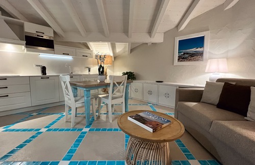 Porto Pino Appartement | Suite Villa Aquamarina with Private Jacuzzi