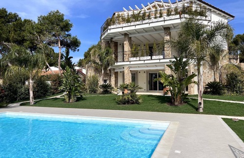 Porto Pino Appartement | Suite Villa Red Coral