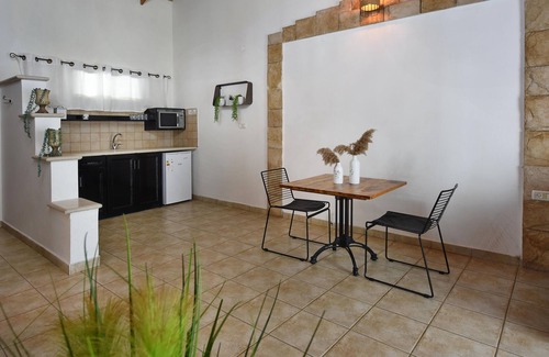 Merom HaGalil Villa | Suite with a private warmed pool