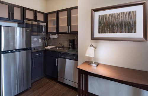 McNeil Copropriété | Suite with Air-Conditioning, Outdoor Pool Access, Free Breakfast + More!