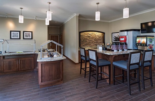 McNeil Copropriété | Suite with Air-Conditioning, Outdoor Pool Access, Free Breakfast + More!