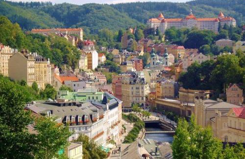 Karlovy Vary Appartement | Suite with back garden