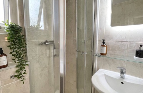 Somers Town Appartement | Suite with Private Bathroom in Camden