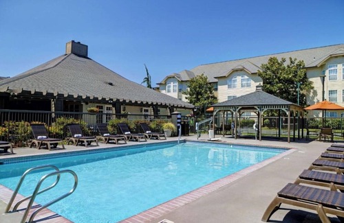 Marylhurst Maison | Suites near the Vancouver Waterfront