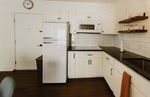 Dalton Appartement | Suites on Main - Unit 1