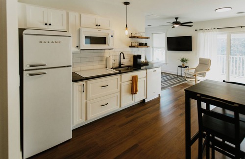 Dalton Appartement | Suites on Main - Unit 3