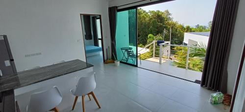 Hua Thanon Maison | Suksan Seaview Apartment